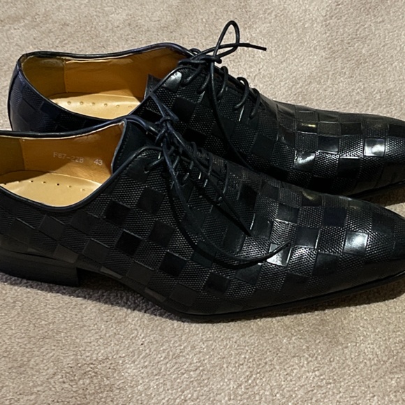 Black Shoes